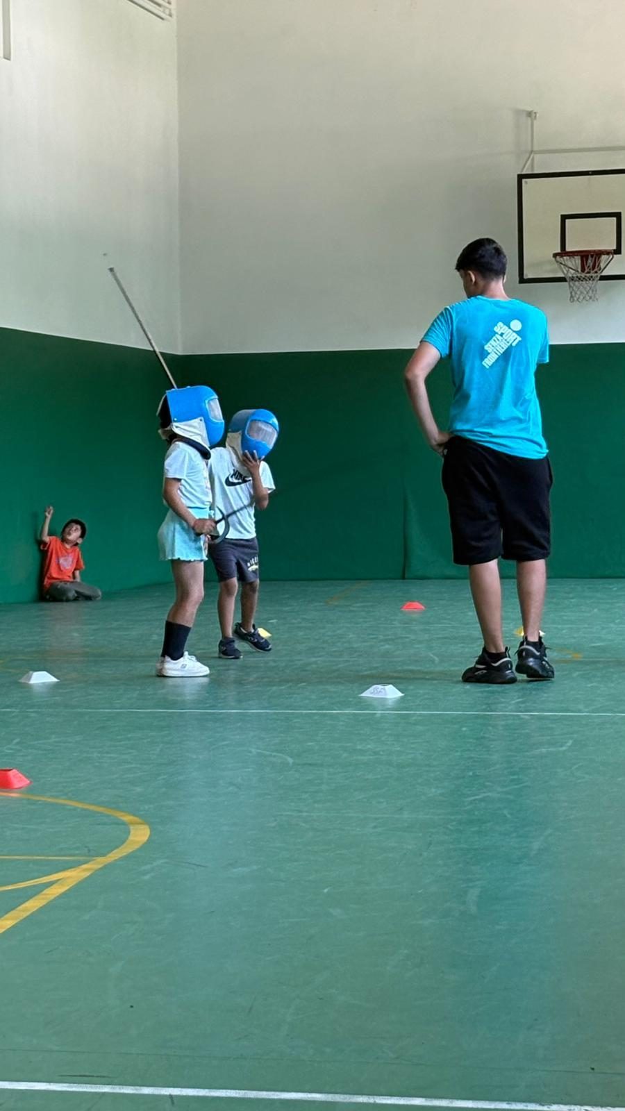 Attività di gioco e sport durante il campus estivo